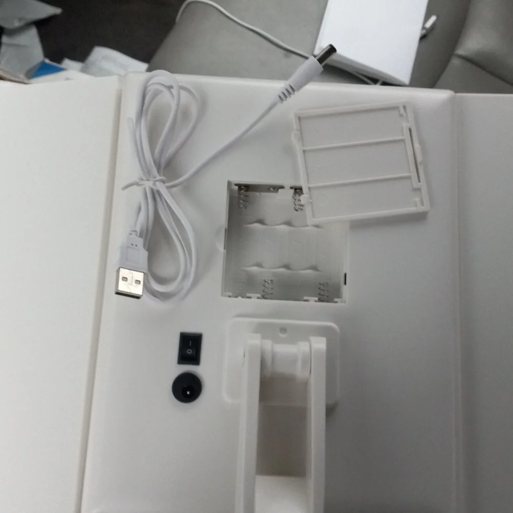 Illuminated Vanity makeup mirror with 10x 3x 2x 1x dual power supply